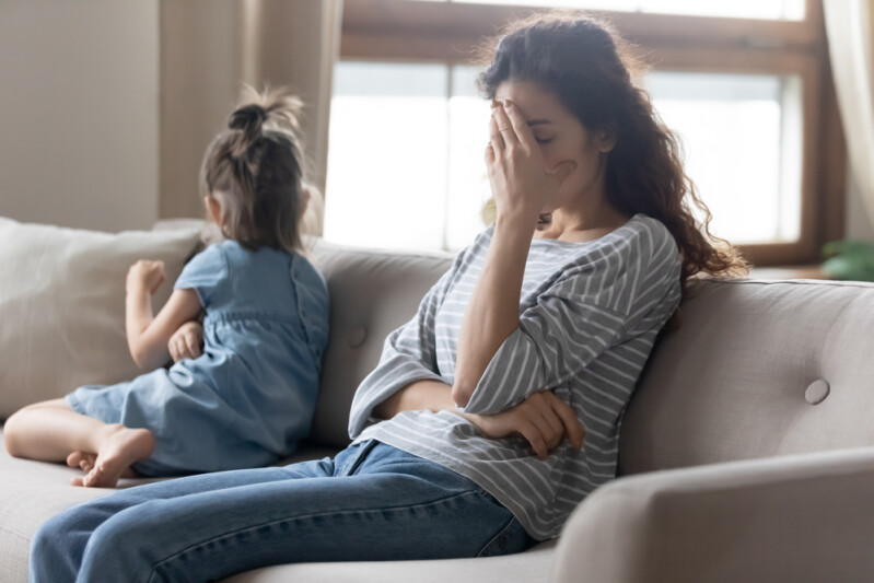 «Я плохая мама!». Как избавиться от повышенной тревожности: советы психолога