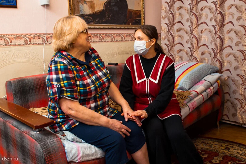 Тепло, общение и забота. Новый стандарт надомного обслуживания одиноких москвичей