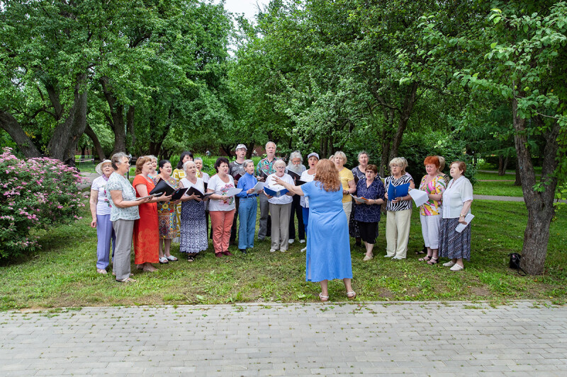 Сводный хор проекта «Московское долголетие» приглашает горожан старшего поколения присоединиться к коллективу