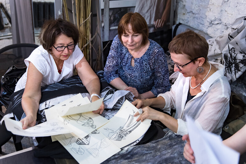 Участники «Московского долголетия» представят пять авторских коллекций одежды
