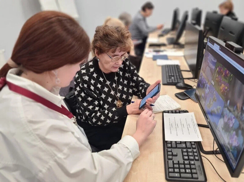 Центры московского долголетия приглашают на занятия по компьютерной грамотности