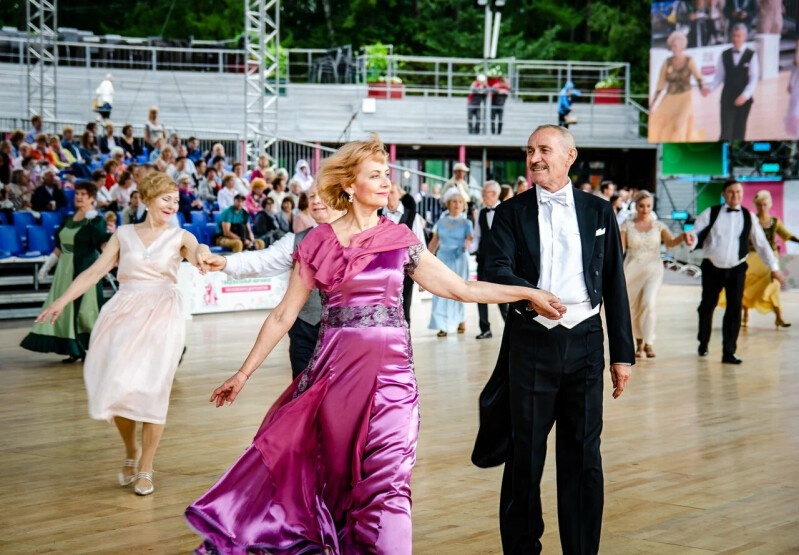 В парке «Сокольники» состоялся «Танцевальный марафон «Московского долголетия»