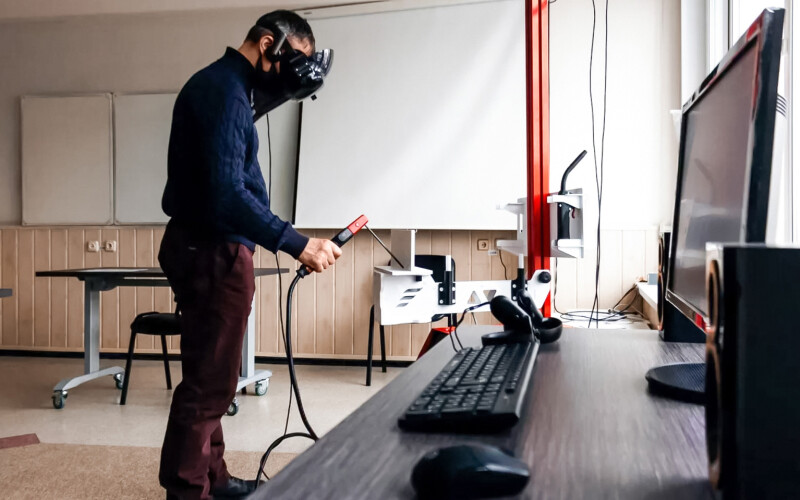 Сварочные работы в виртуальной реальности. Какие технологии для обучения рабочим профессиям применяют в Центре «Профессионал»