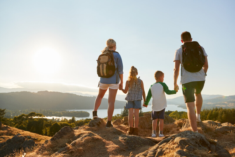 Незабываемые каникулы: пять идей для летнего отдыха с ребенком