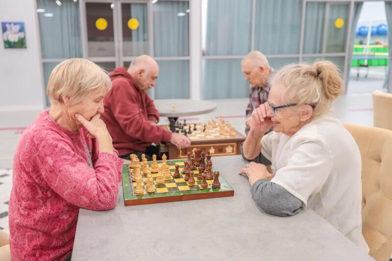 В центрах московского долголетия впервые пройдет общегородской турнир по шахматам