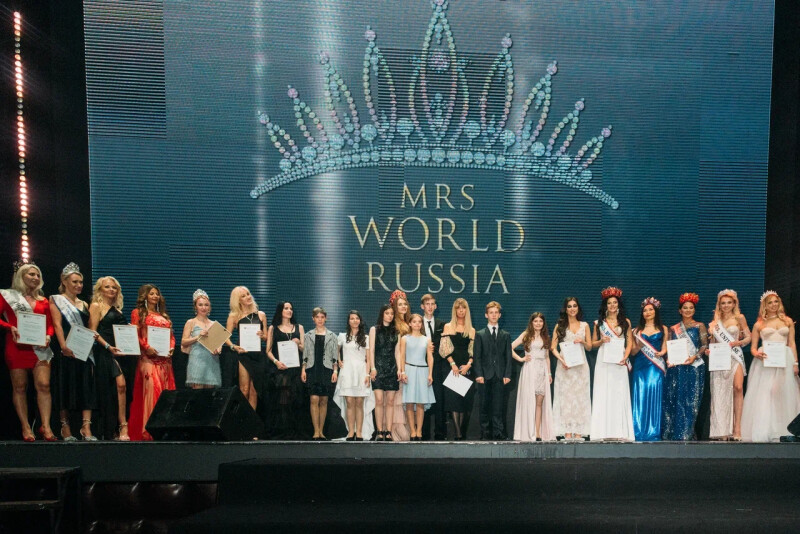 Учащиеся школы леди и джентльменов побывали на финале конкурса «Миссис Россия Мира-2022»