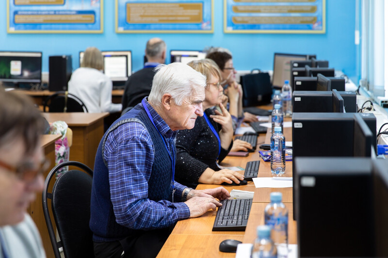 Более 50 участников проекта «Московское долголетие» стали победителями окружного этапа чемпионата по компьютерному многоборью