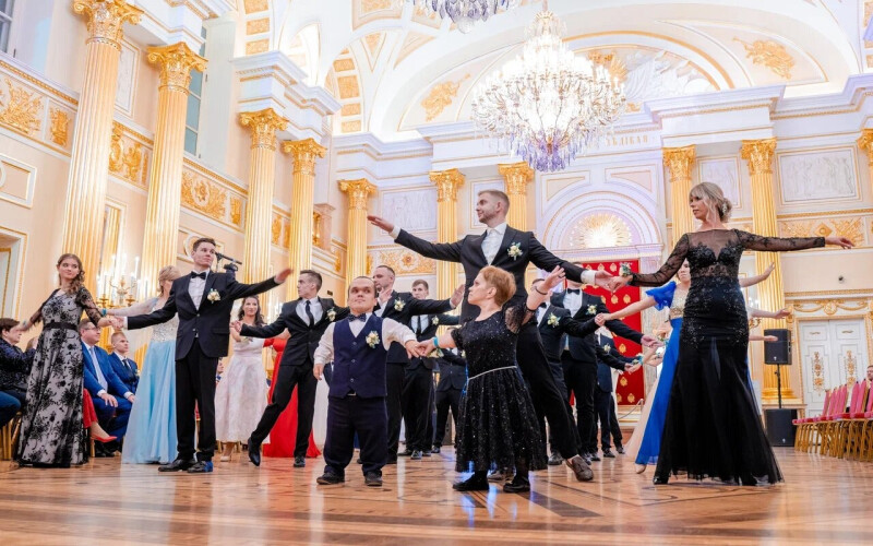 В ритме вальса: студенты московского центра сопровождаемого проживания открыли школу танцев