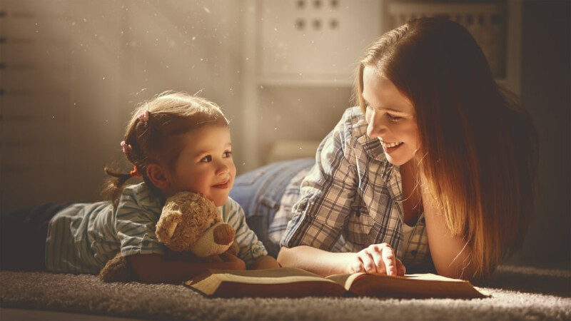Специалисты семейных центров советуют 10 книг для чтения с ребенком зимой