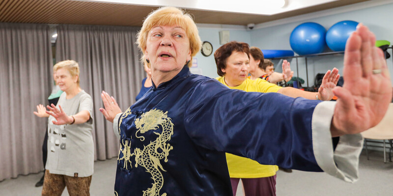 Йога, танцы, кулинария: центры московского долголетия приглашают горожан на онлайн-уроки