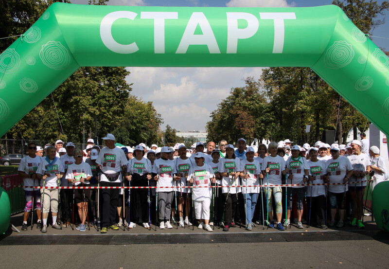 3 793 участника проекта «Московское долголетие» приняли участие в марафоне по скандинавской ходьбе