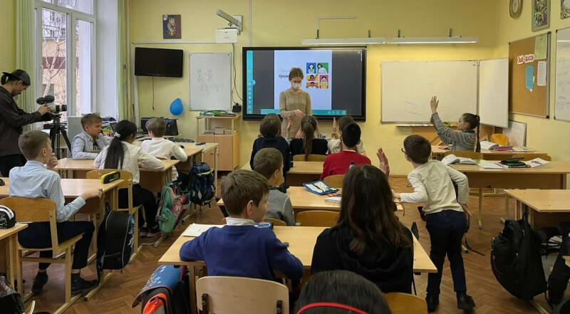Как центр Дианы Гурцкая проводит «уроки доброты» в московских школах