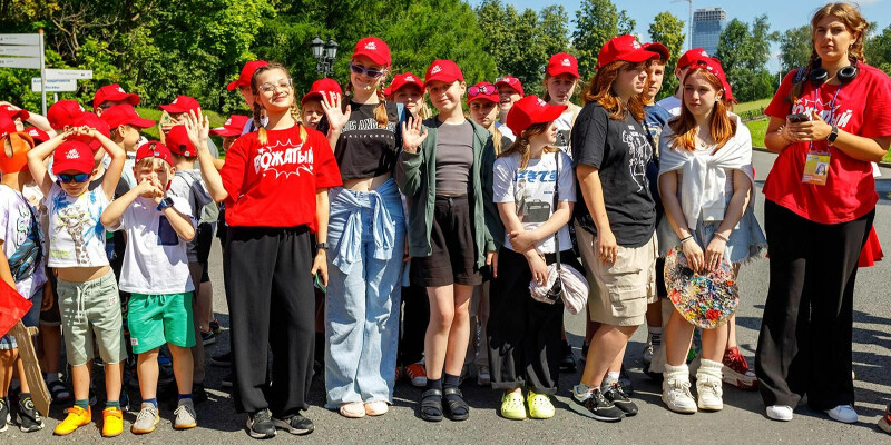 Пленэры, спорт и концерты: Собянин рассказал, как детям провести лето в Москве