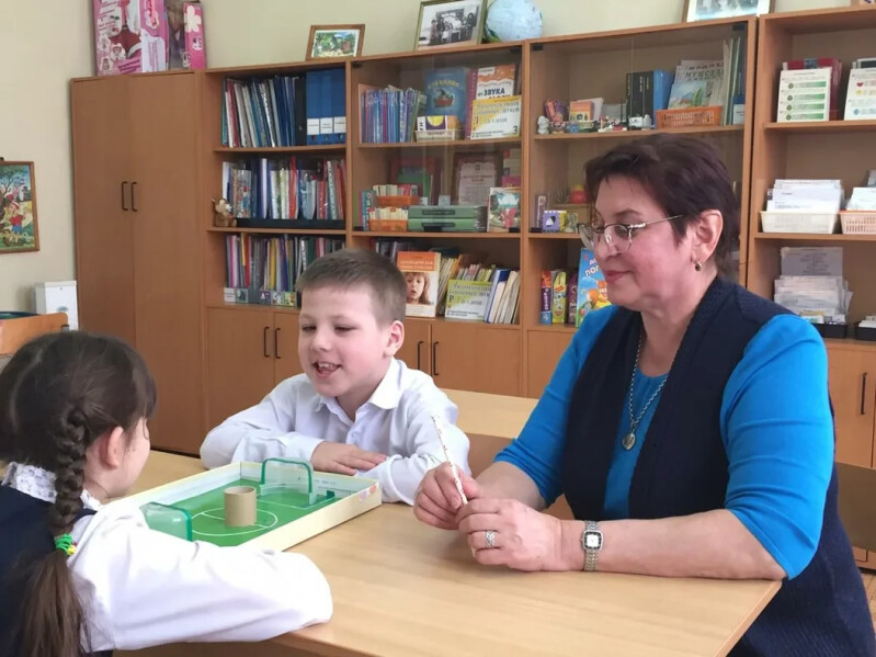 Учитель с большим сердцем: история москвички, которая работает 40 лет в реабилитационно-образовательном центре с детьми