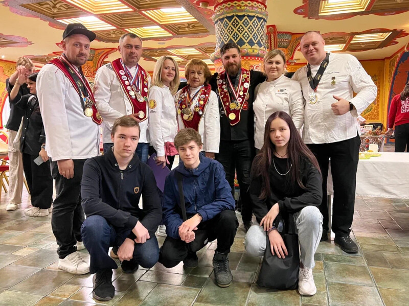 Воспитанники столичных центров для детей-сирот стали гостями Всероссийского молодежного конкурса кондитеров