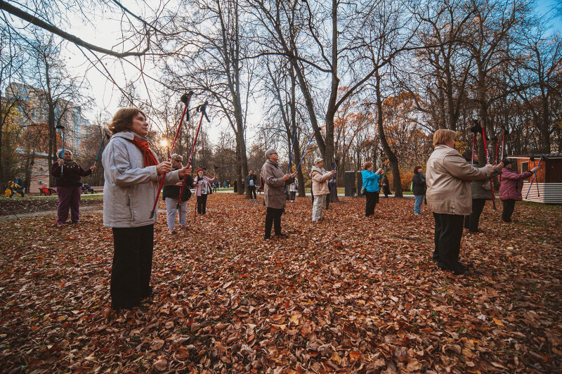 Участники проекта «Московское долголетие» побывали на экскурсии в парке «Воронцово»