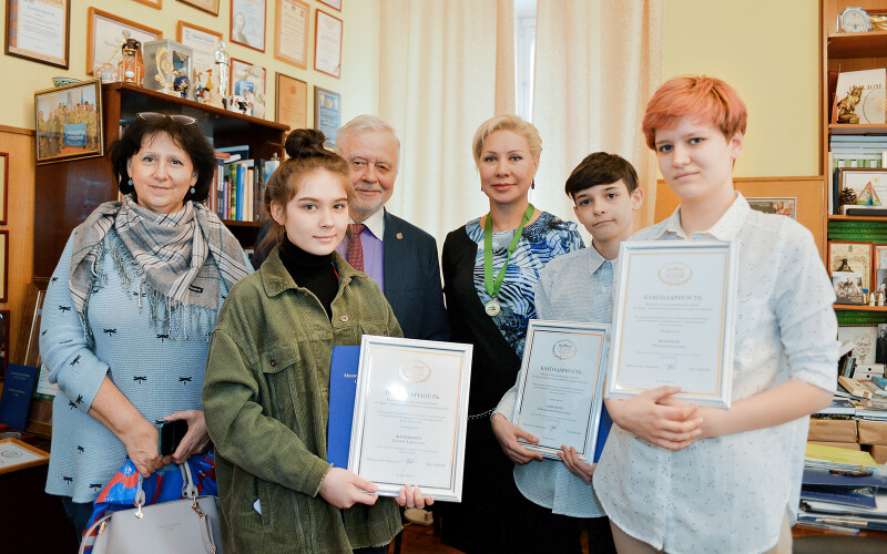 Литературная проба пера: одаренные ребята из московских центров для детей-сирот получили свои награды