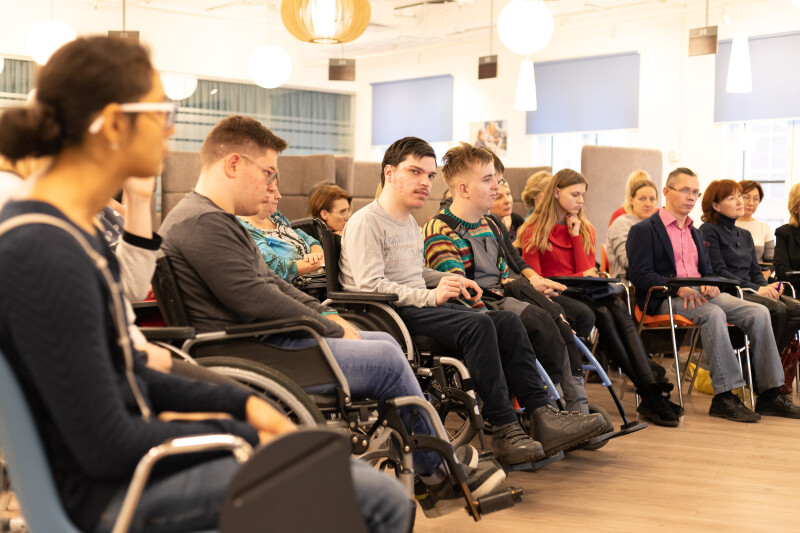 Вступить в диалог с миром: «Моя карьера» в партнерстве с московскими НКО помогает людям с инвалидностью найти работу