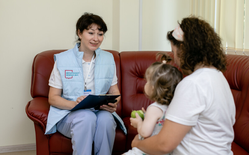 Как социальные координаторы заботятся о пациентах в детских больницах Москвы