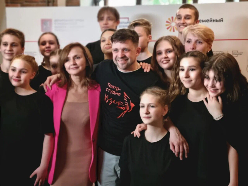В семейных центрах развивают актерские способности юных москвичей