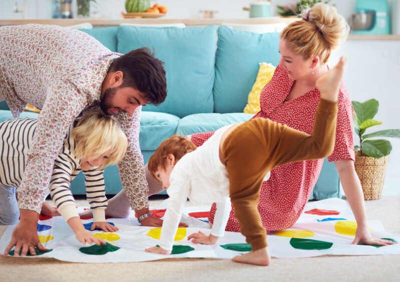 Столичные психологи помогают родителям с детьми укрепить отношения через игру