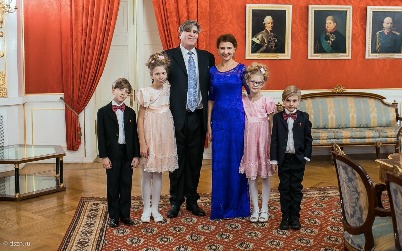 «Родительская слава»: восемнадцать московских семей получили награды