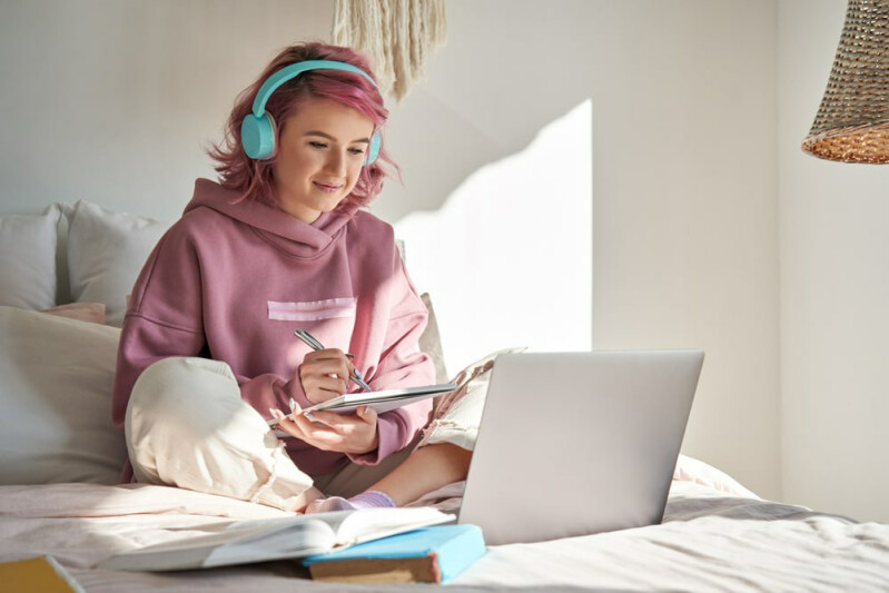 В столичных семейных центрах подростков научат безопасному поведению в Интернете