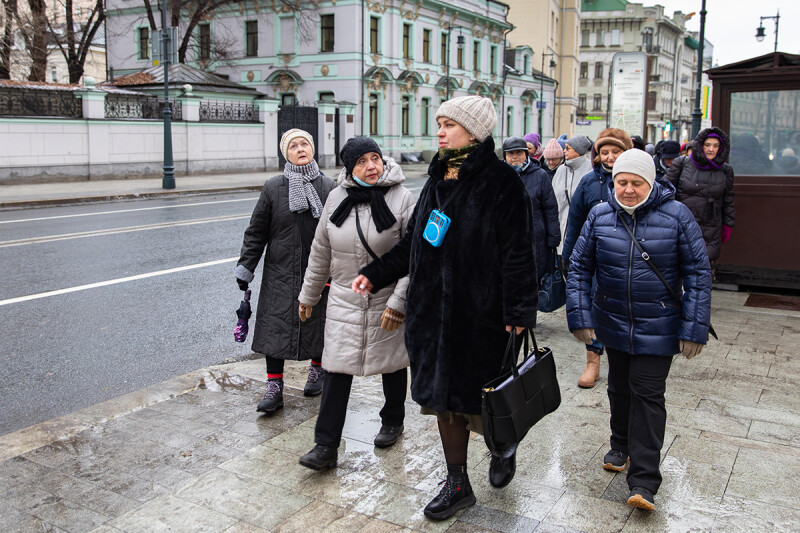 Более 13 тысяч горожан старшего поколения посещают «Пеший лекторий» в проекте «Московское долголетие»