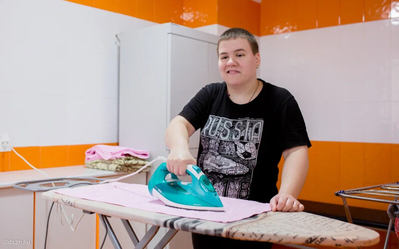 Жители из домов-интернатов заселились в тренировочные квартиры в РОО «Яблочко»