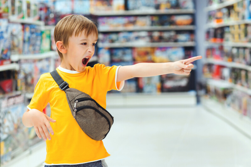 Психологи семейных центров дают рекомендации, как справиться с детскими истериками в супермаркетах