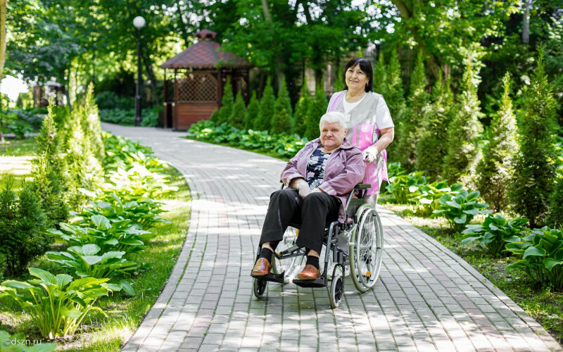 Как выбрать социальное учреждение для проживания пожилого или ослабленного человека?