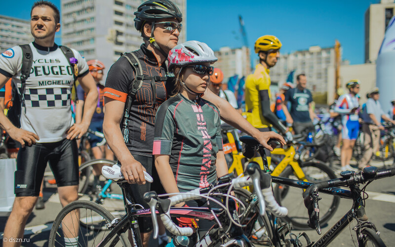 На Московском весеннем велофестивале детям-сиротам подарили велосипеды