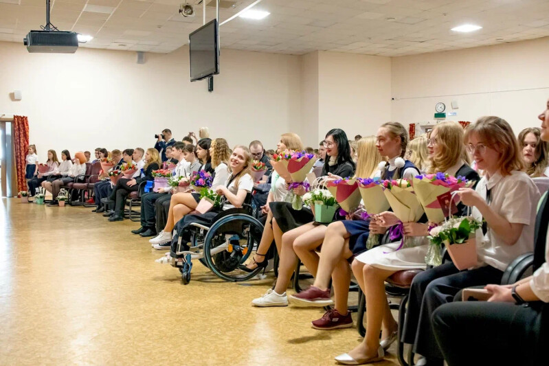 Прощание со школой: в реабилитационно-образовательных центрах Москвы прозвенели последние звонки