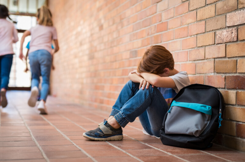 Помощь ребенку, который отказывается ходить в школу: советы родителям от столичных психологов