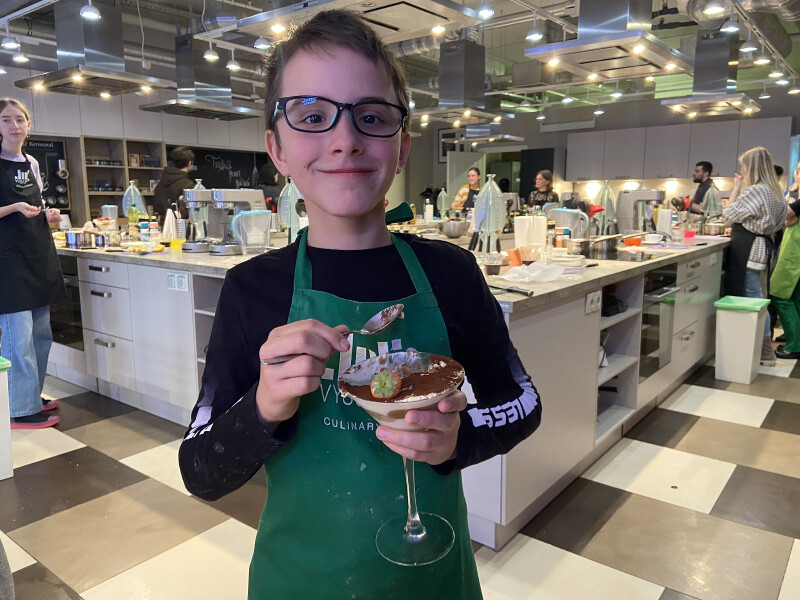 Социальный проект «Давай ДруЖИТЬ!» исполняет мечты: юный повар побывал на кулинарном мастер-классе Юлии Высоцкой
